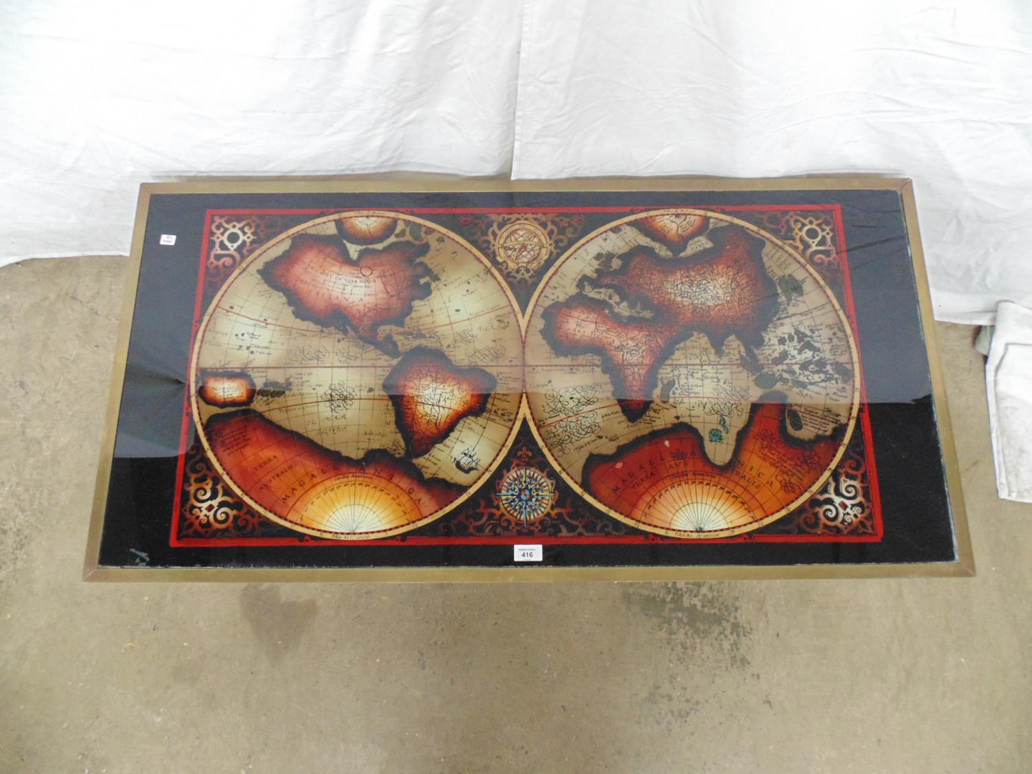 Circa 1970's mahogany brass bound and inlaid low coffee table the glass top with world map design, - Bild 2 aus 4