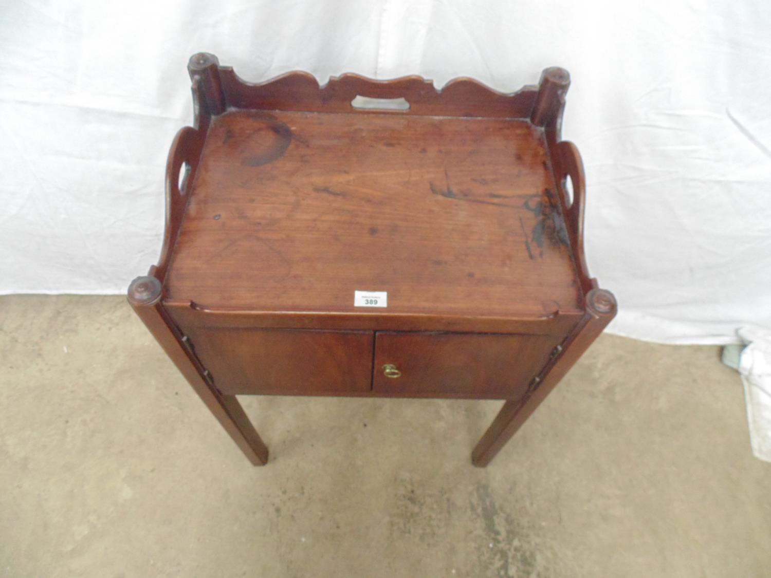 Mahogany tray to commode having three pierced carrying handles over two cupboard doors, standing - Image 2 of 4