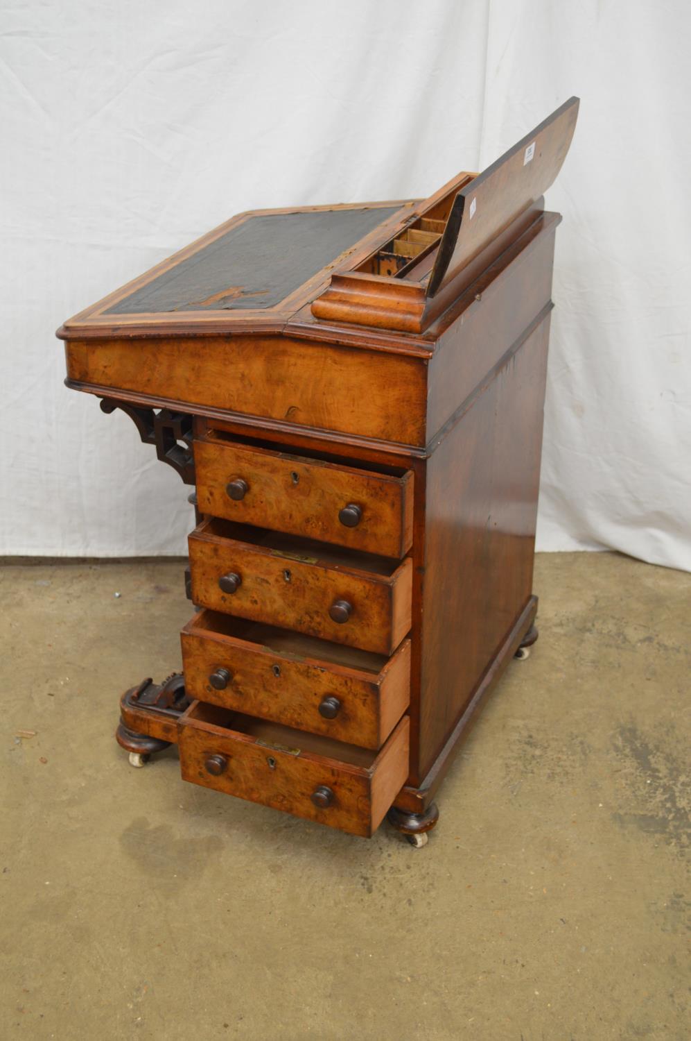 Victorian walnut Davenport desk the front lifting to reveal fitted drawers over a bank of four right - Bild 5 aus 5