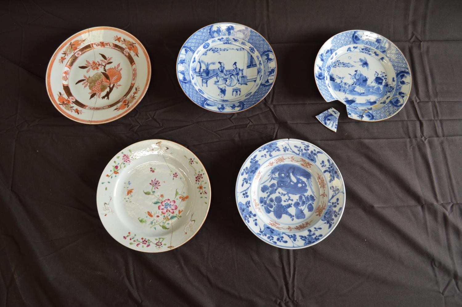 Group of eleven Oriental plates and bowls to include a pair of octagonal bowls - 22cm wide Please - Bild 3 aus 4