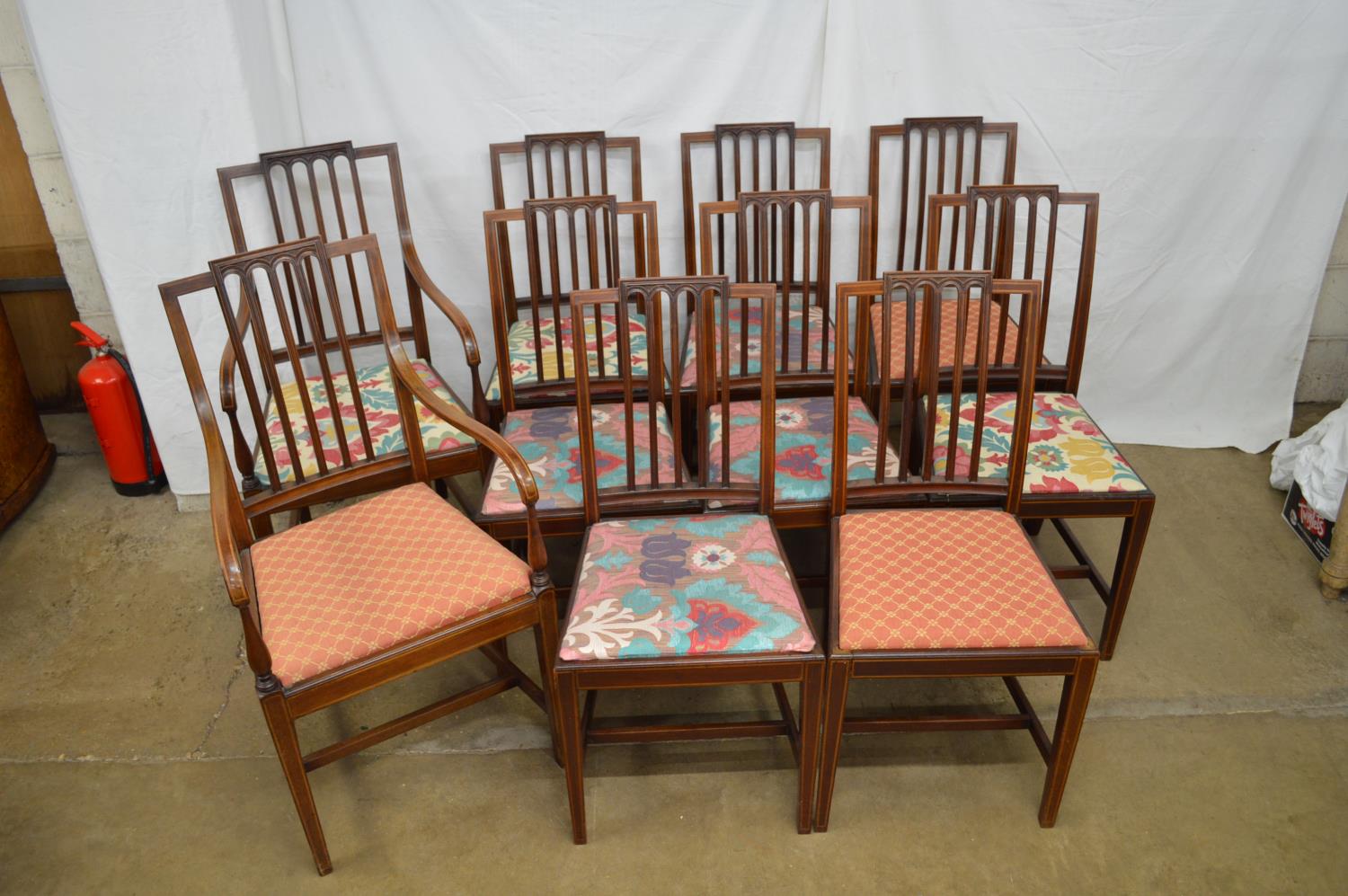 Georgian mahogany dining table with drop leaf and extra leaf, standing on turned legs - 257.5cm ( - Bild 4 aus 4