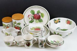 Portmeirion 'Pomona' pattern ceramics to include 7 dinner plates, mixing bowl, 2 storage jars,