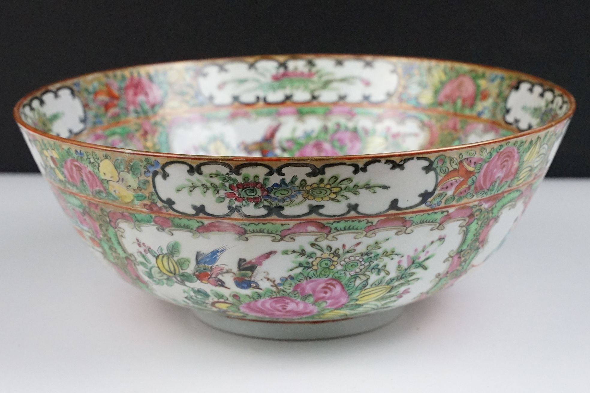Chinese Cantonese Famille Rose Porcelain Bowl decorated with panels of figures and panels of exotic - Image 9 of 15