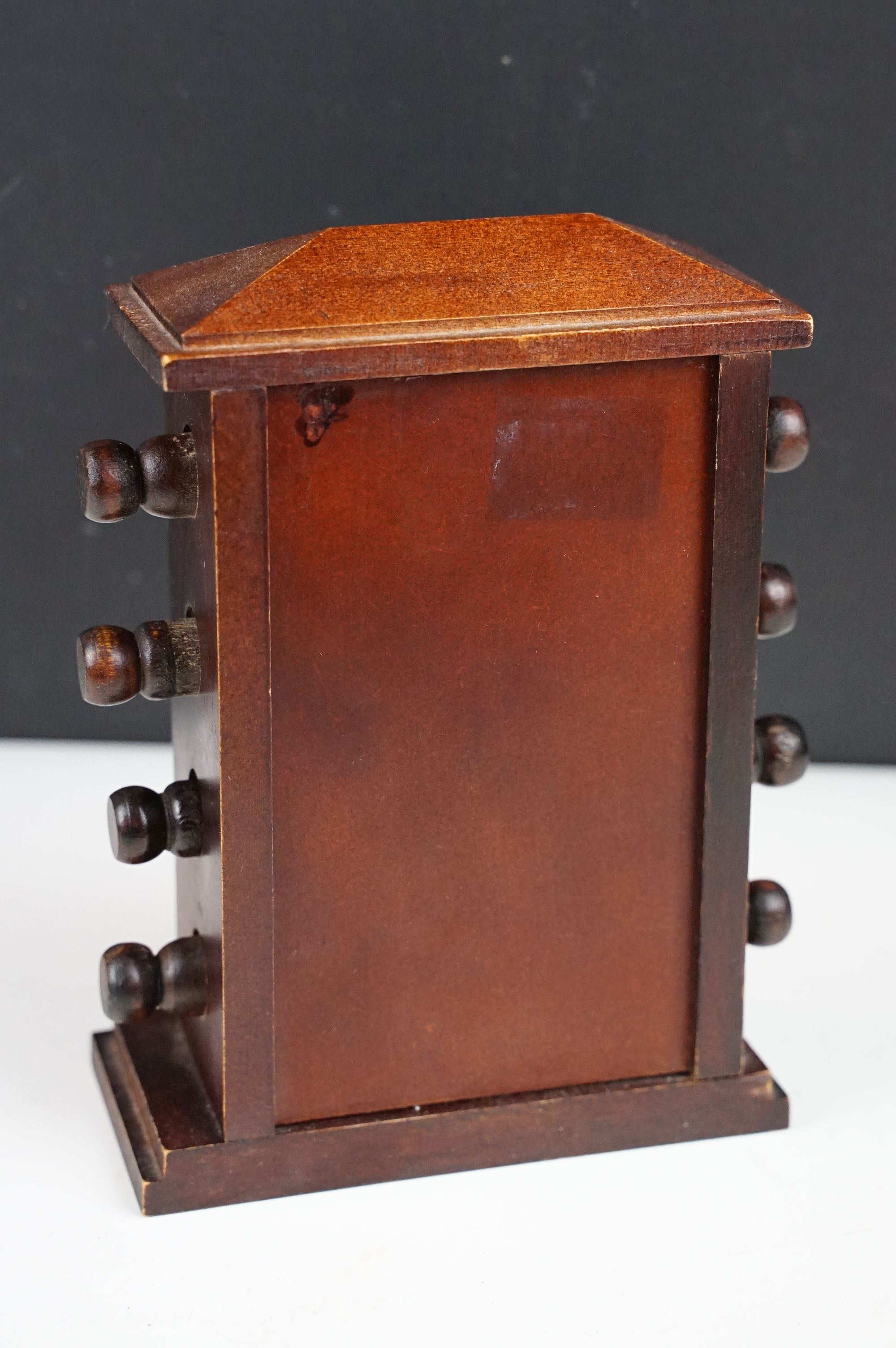 Edwardian style Wooden Cased Perpetual Desk Calendar, 18cm high - Image 4 of 5