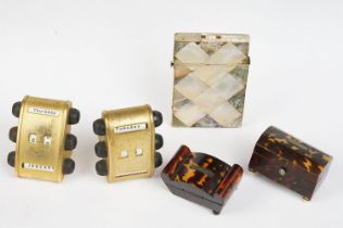 A small group of mixed collectables to include faux tortoiseshell box and two art deco desktop