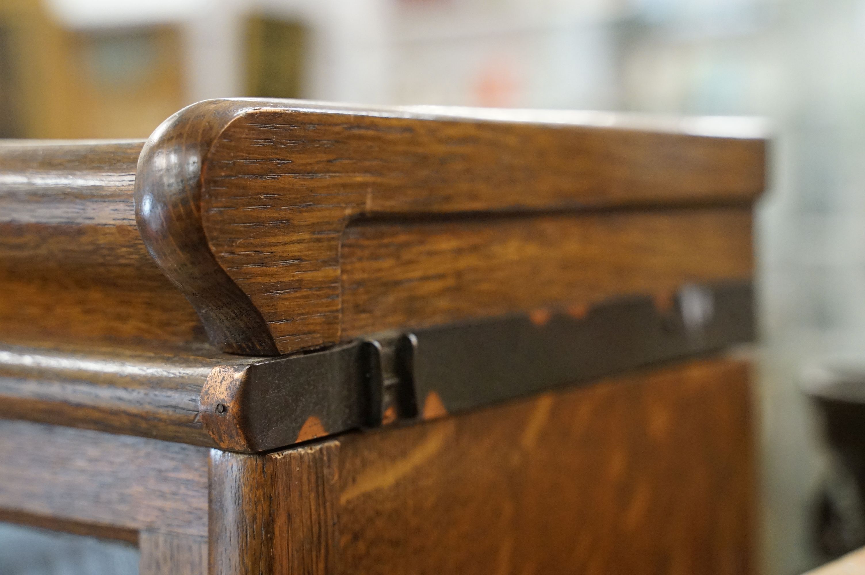 Early 20th century Globe Wernicke Oak Three Section Modular Bookcase, each section with plain glazed - Image 6 of 7