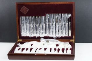 Classics Kings pattern 60 piece silver plated cutlery canteen housed within a wooden case.