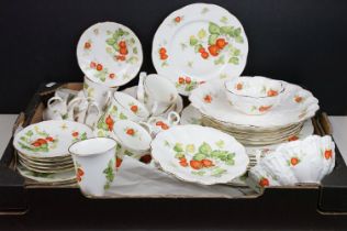 Queens 'Virginia Strawberry' tea & dinner ware to include teapot, 5 tea cups, 6 mugs, 6 saucers, 6