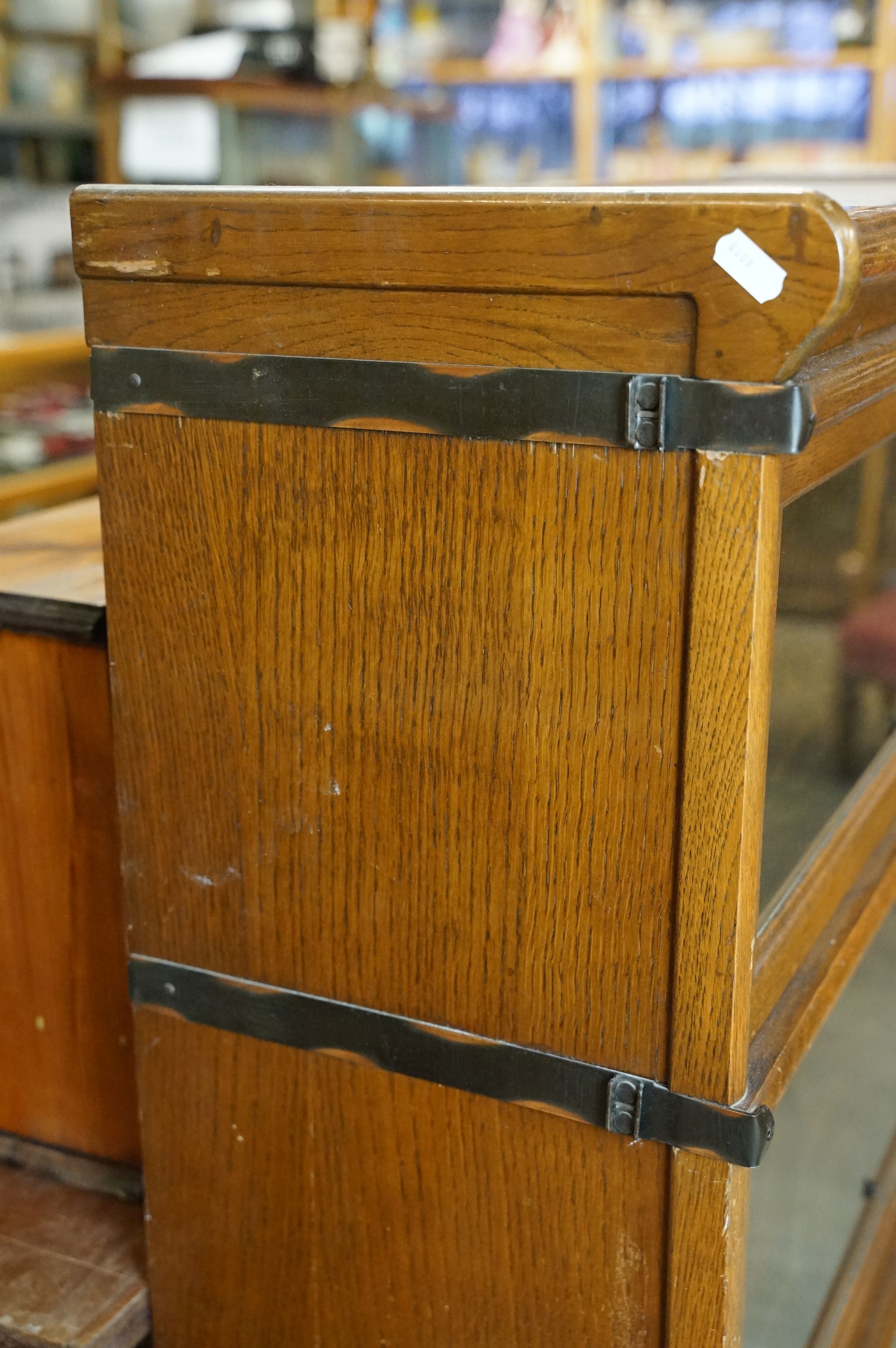 Early 20th century Globe Wernicke Oak Three Section Modular Bookcase, each section with plain glazed - Image 7 of 7