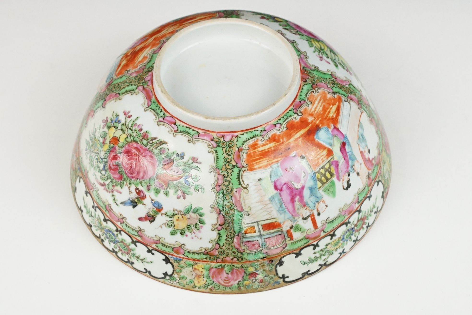 Chinese Cantonese Famille Rose Porcelain Bowl decorated with panels of figures and panels of exotic - Image 15 of 15