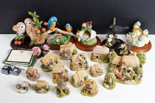 Collection of fourteen assorted Lilliput Lane cottages together with a selection of Country