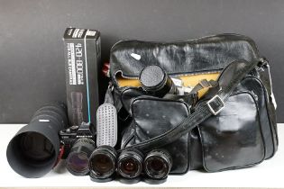 Group of cameras, lenses & accessories to include a Praktica Electronic B200 (with Prakticar 2.8/135