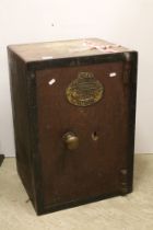 Victorian Cast Iron Thomas Perry & Son Ltd of Bilston No.1 Fire Resisting Special Safe, with keys,