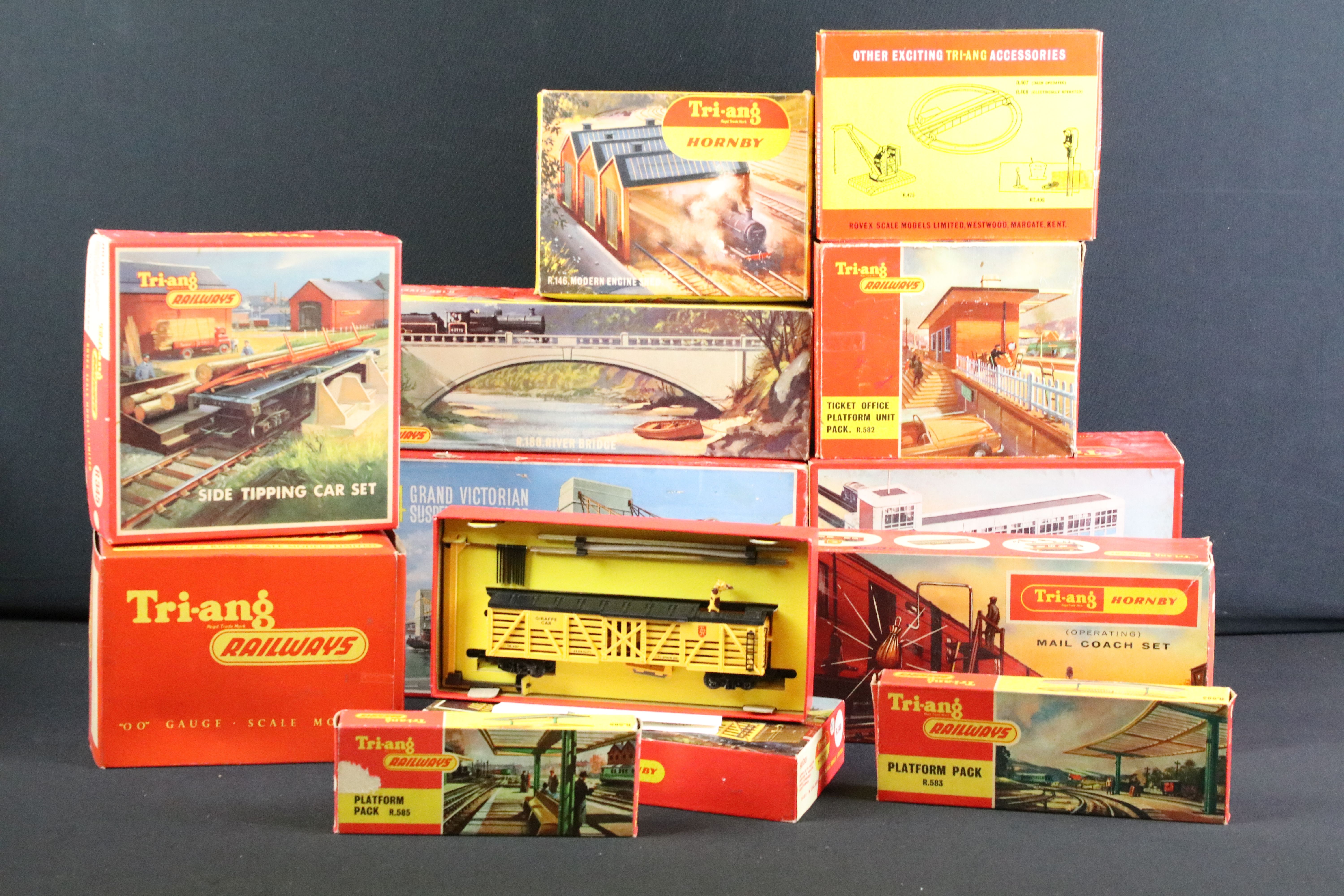 11 Boxed Triang Hornby OO gauge trackside accessories and sets to include R264 Grand Victorian