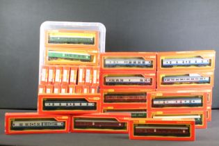 40 Boxed Triang Hornby OO gauge items of rolling stock, various coaches and cars to include R740