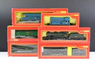 Six boxed Triang Hornby OO gauge locomotives to include R152 0-6-0 Diesel Shunter, R150S loco R39