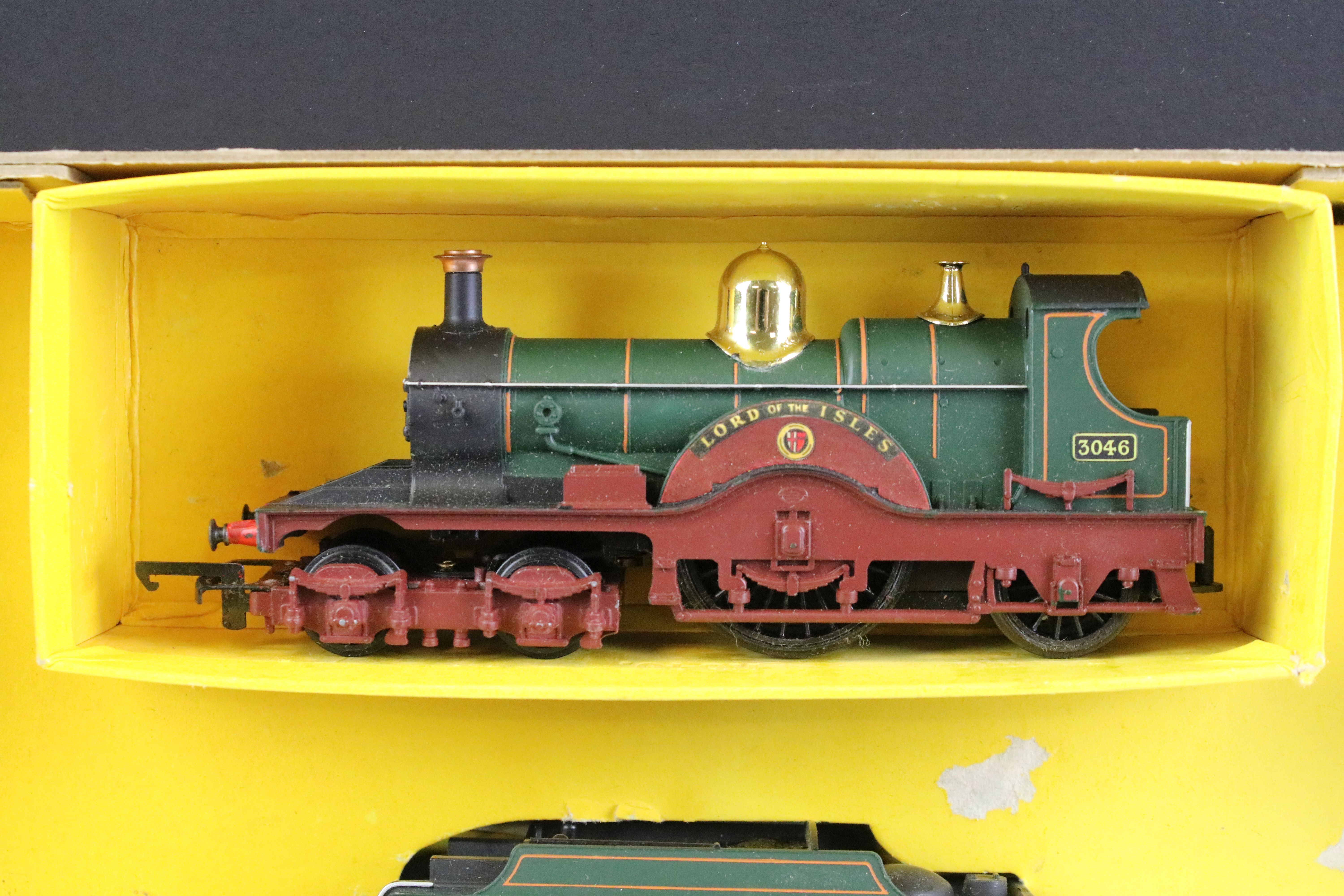 Four boxed Triang Hornby OO gauge locomotives to include R157C Local Two Car Diesel Train, R52 RS - Image 8 of 9