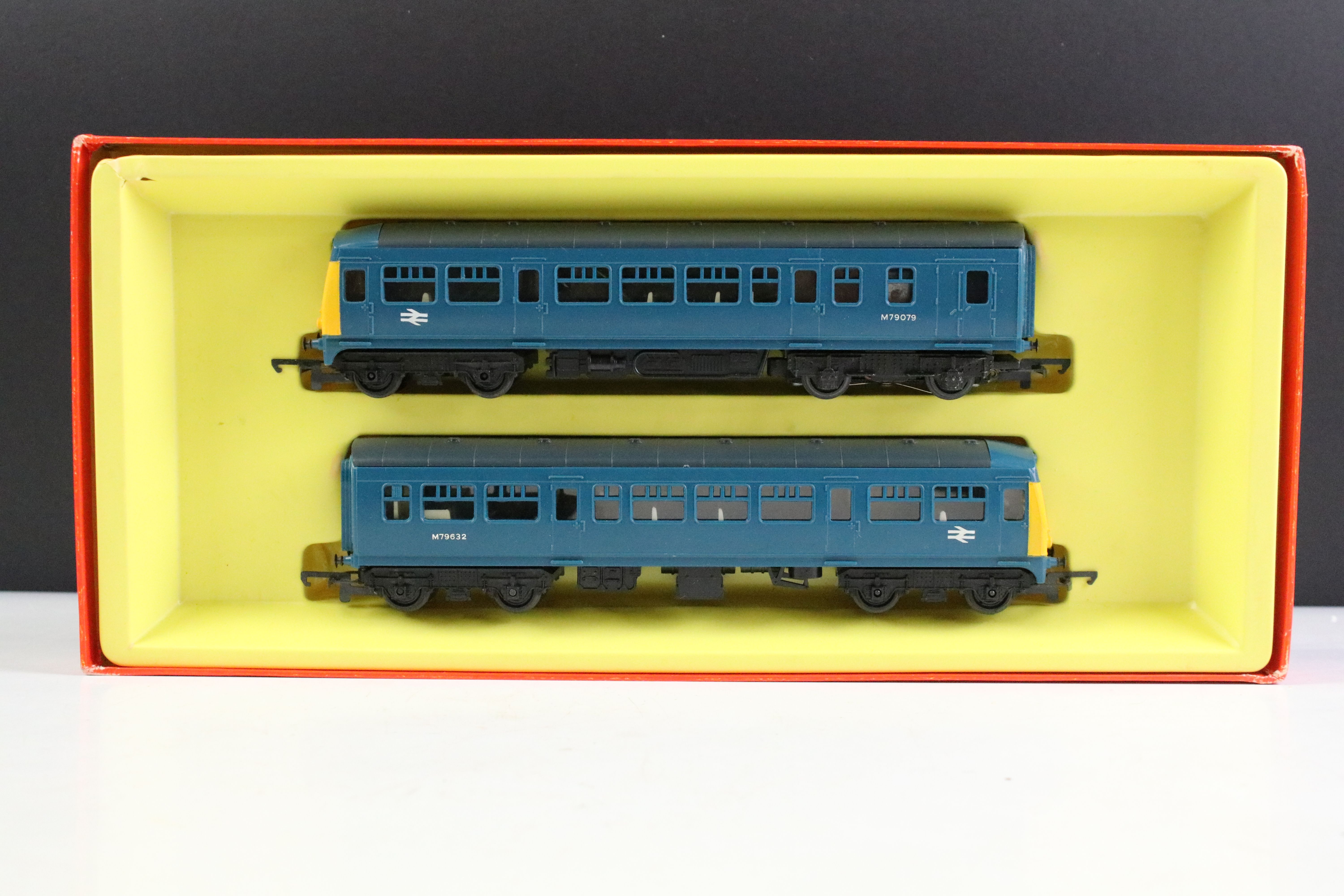 Four boxed Triang Hornby OO gauge locomotives to include R157C Local Two Car Diesel Train, R52 RS - Image 3 of 9