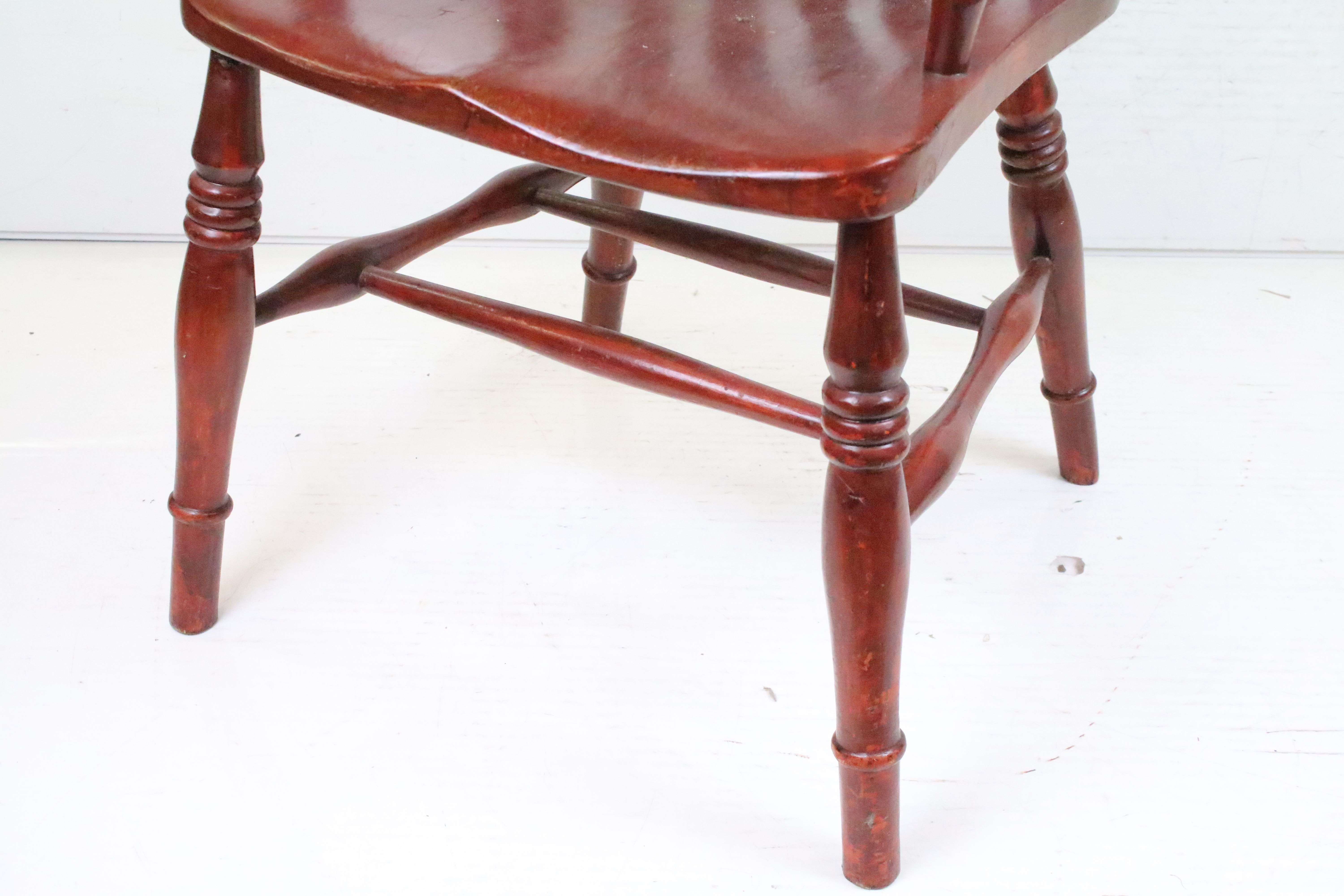19th century Elm Seated Lathe Back Windsor Elbow Chair, 113cm high x 60cm wide x 53cm deep - Image 3 of 4