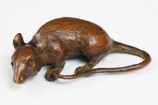 An ornamental Chinese bronze rat, approx 8.5cm in length.