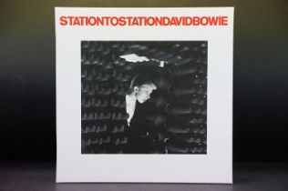 Vinyl - David Bowie Station To Station box set on EMI BOWSTSD2010. Ex