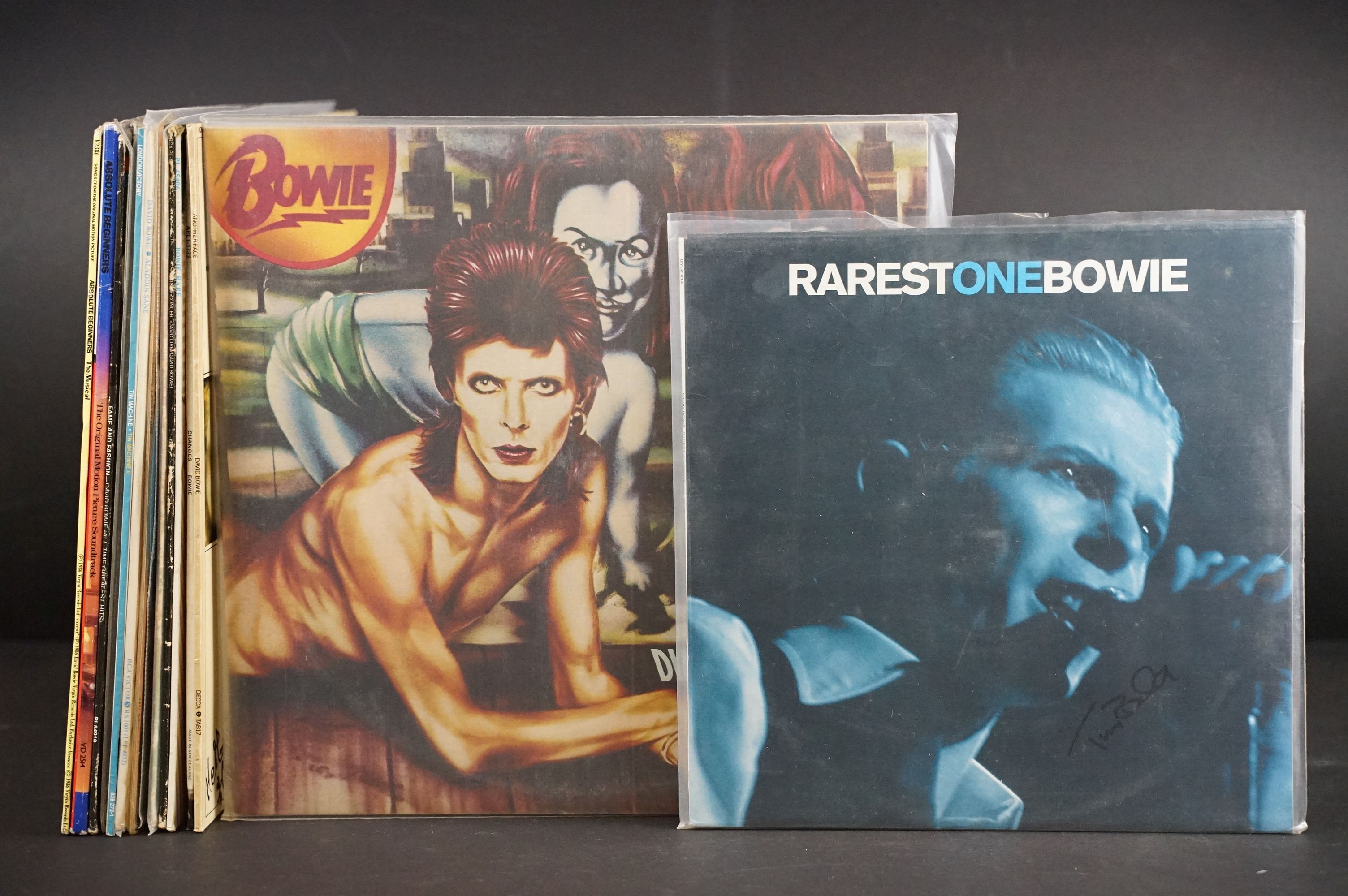 Vinyl / Autographs - 15 David Bowie and related albums signed by members of David Bowie’s band and