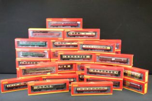 31 Boxed Hornby OO gauge items of rolling stock to include to include R4686 BR Collett Corridor