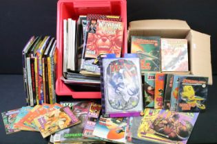 Comics / Books - Collection of various comics and books to include 36 x Commando books ranging