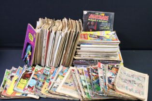 Comics - Collection of around 160 comics to include various DC Comics, Marvel Comics, etc