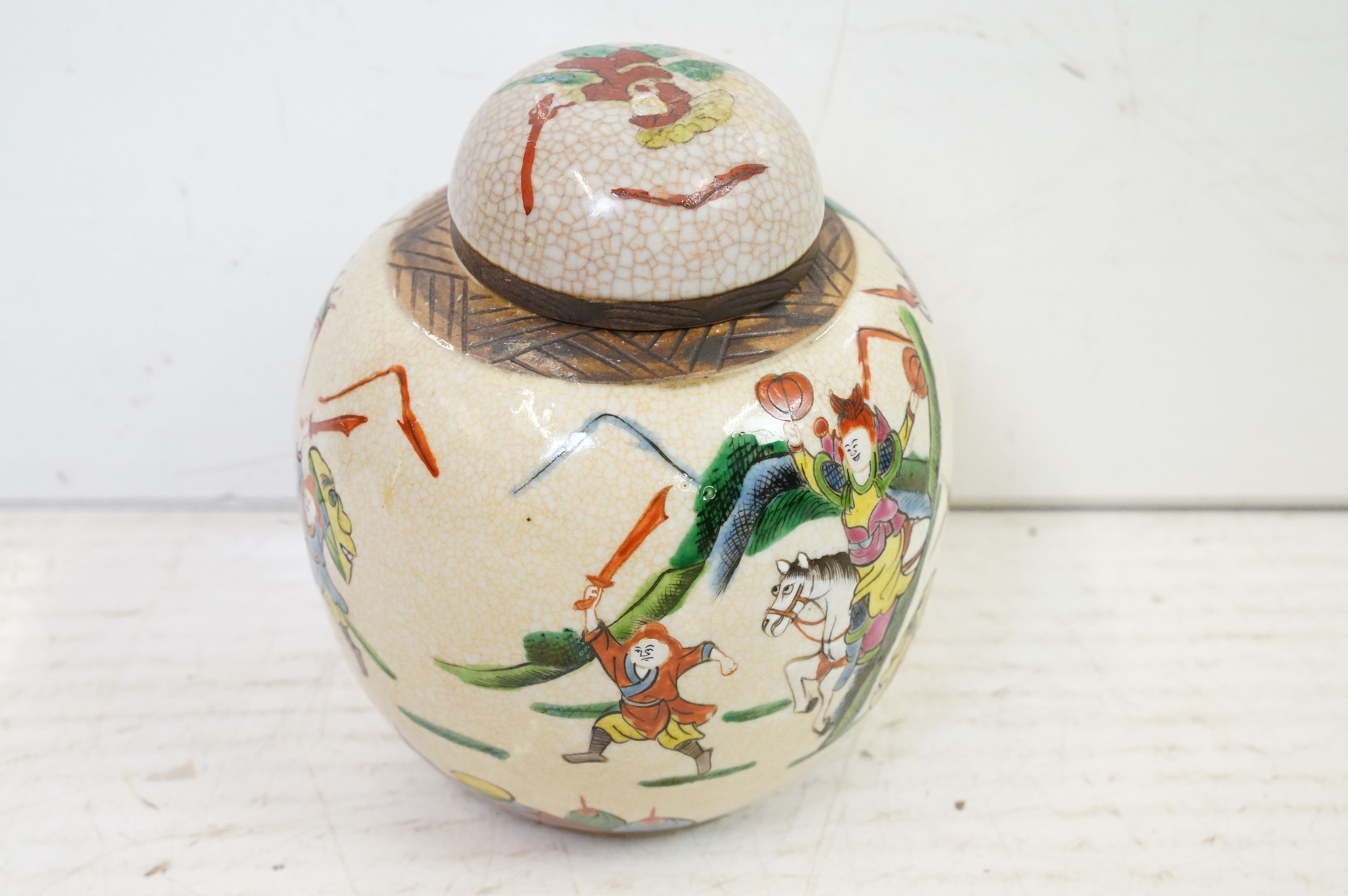 Chinese Famille Verte crackle glazed ginger jar with battle scene (19cm tall, four-character seal - Image 8 of 10