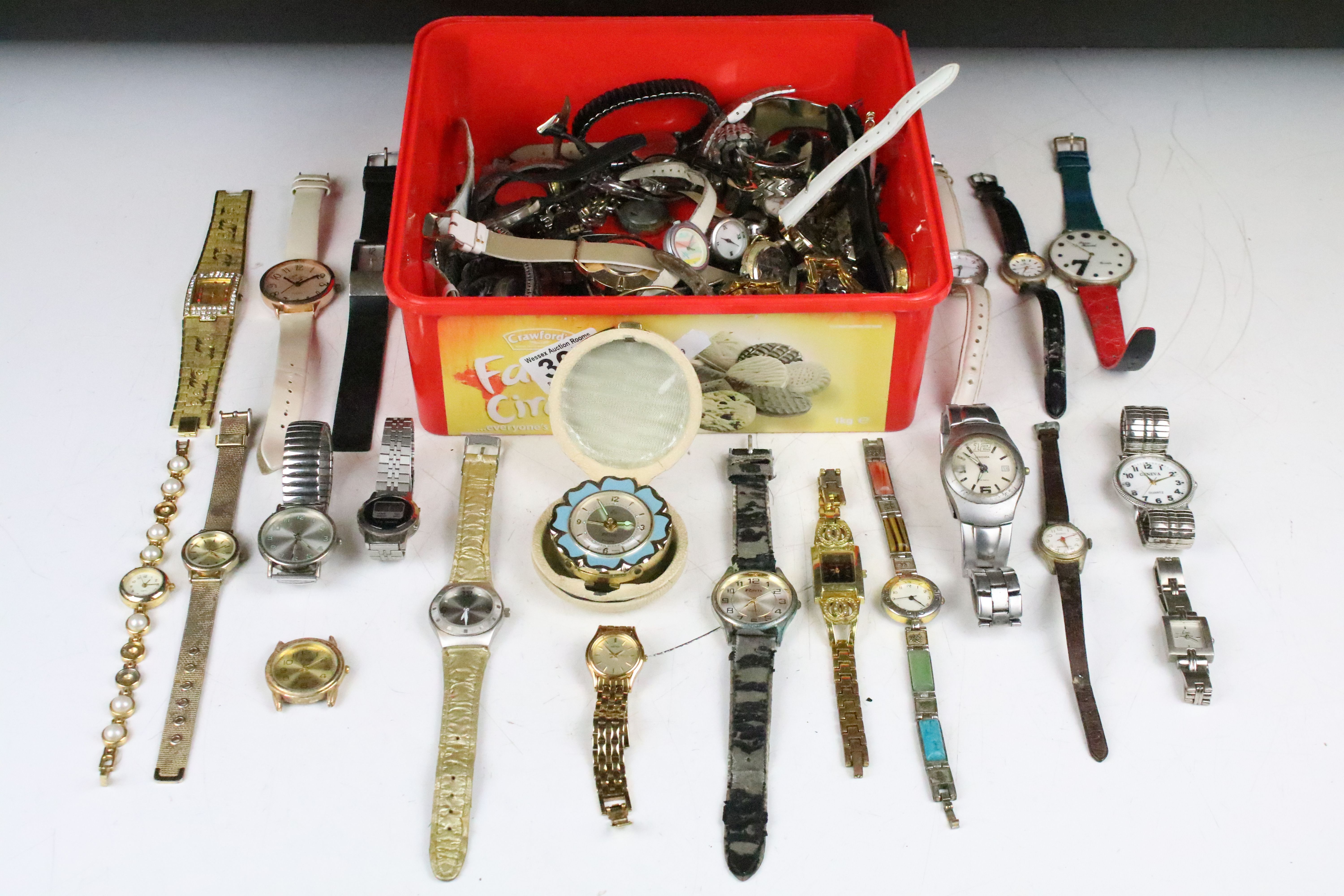 A collection of mixed mainly quartz wristwatches to include Sekonda and Limit examples.