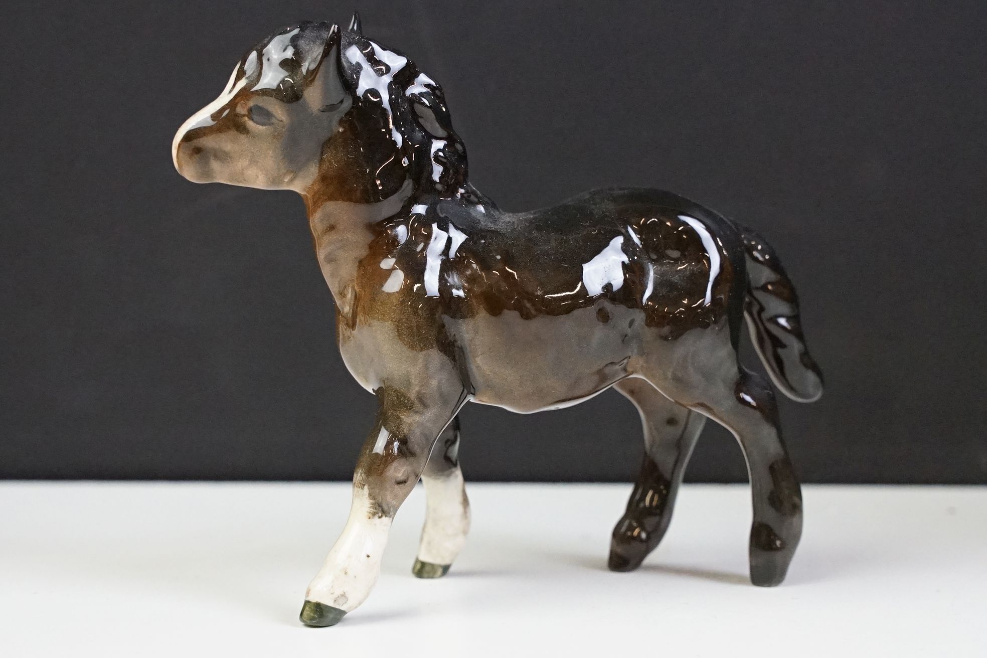 Collection of 10 Beswick porcelain horses to include five Palomino and five brown gloss examples ( - Image 6 of 13