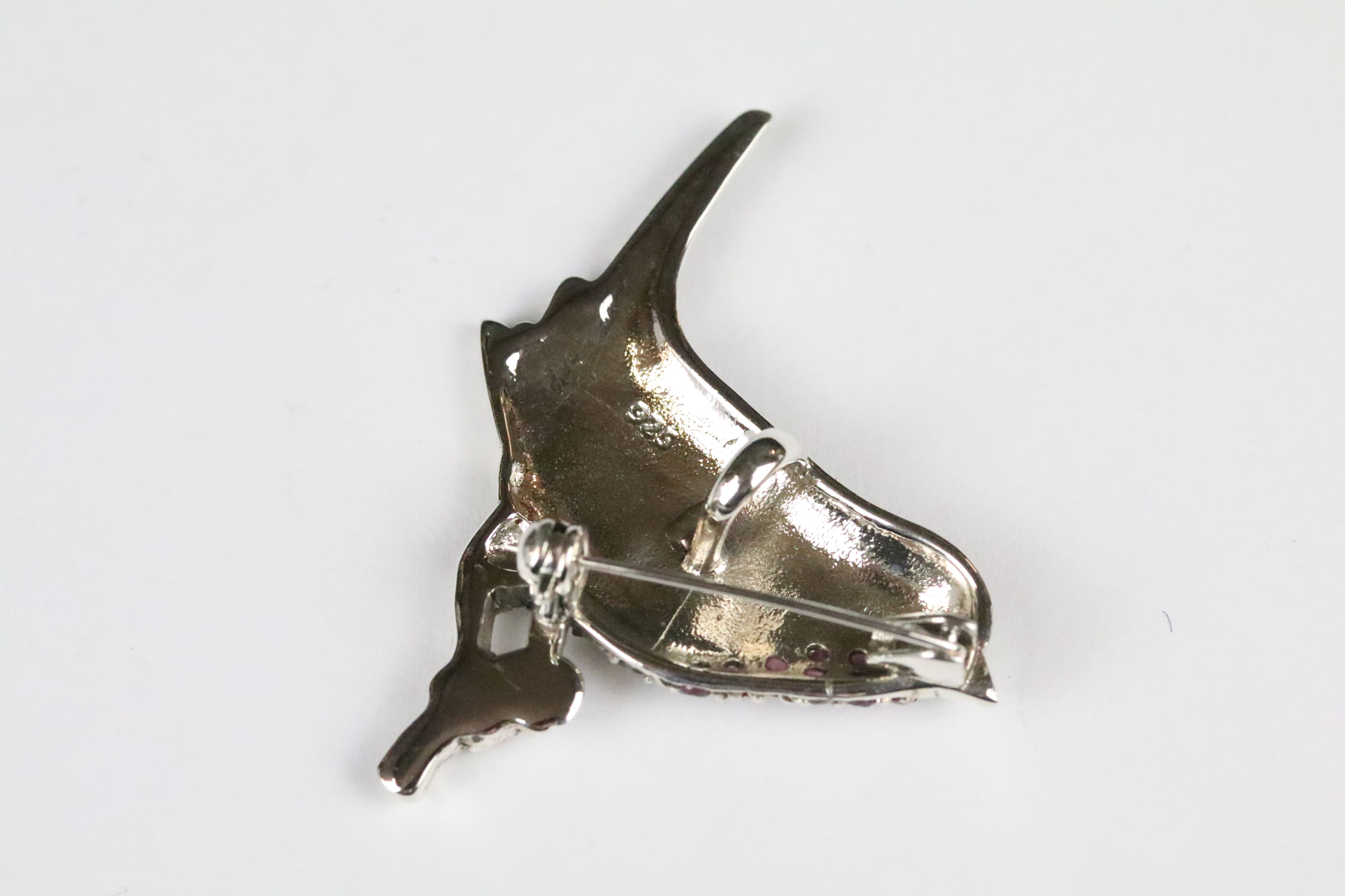 Silver and Marcasite Robin Brooch - Pendant - Image 2 of 2