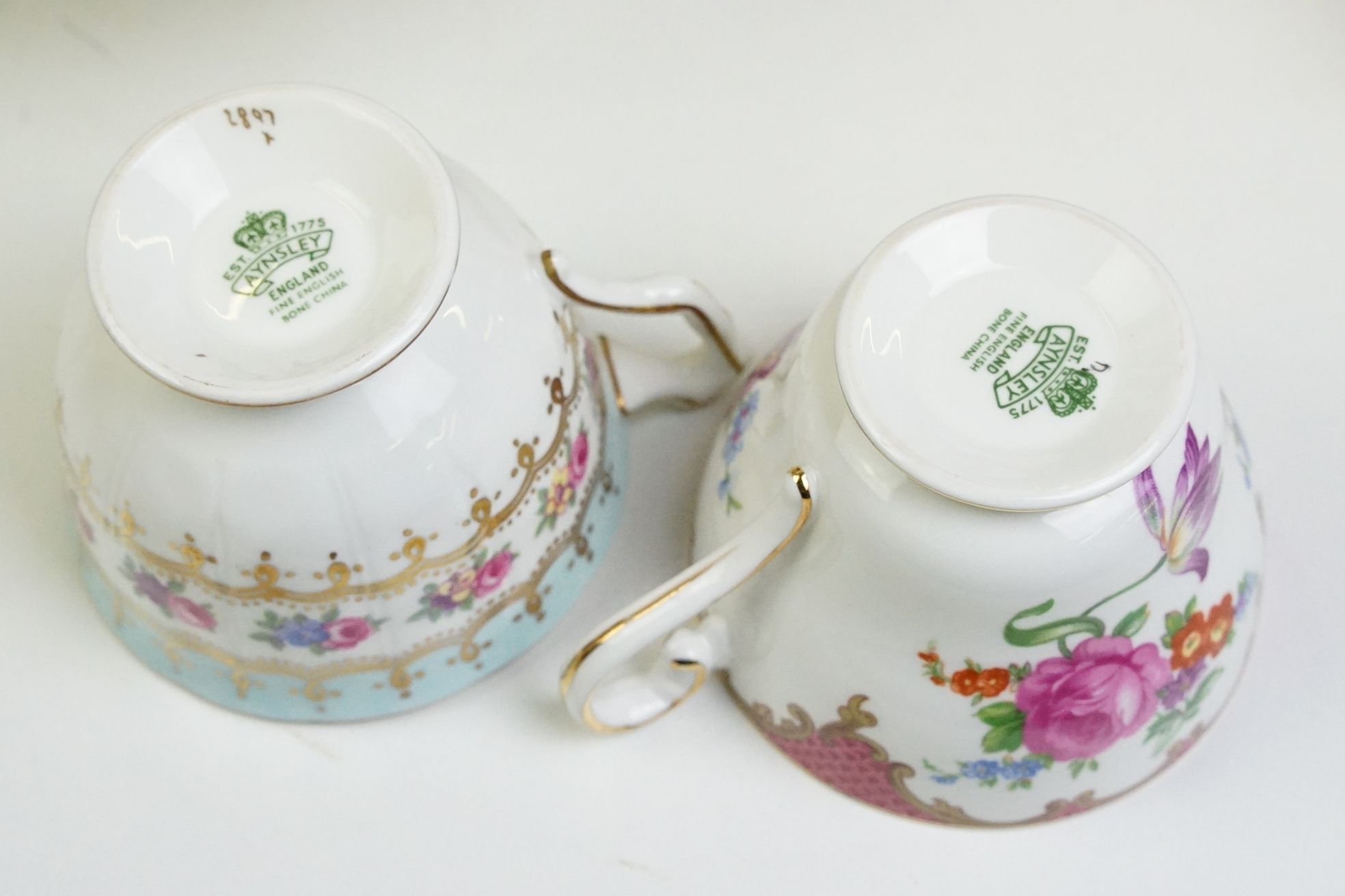 Aynsley porcelain floral tea set, pattern no. B971, to include teapot, 8 cups, 9 saucers, 7 tea - Image 7 of 9