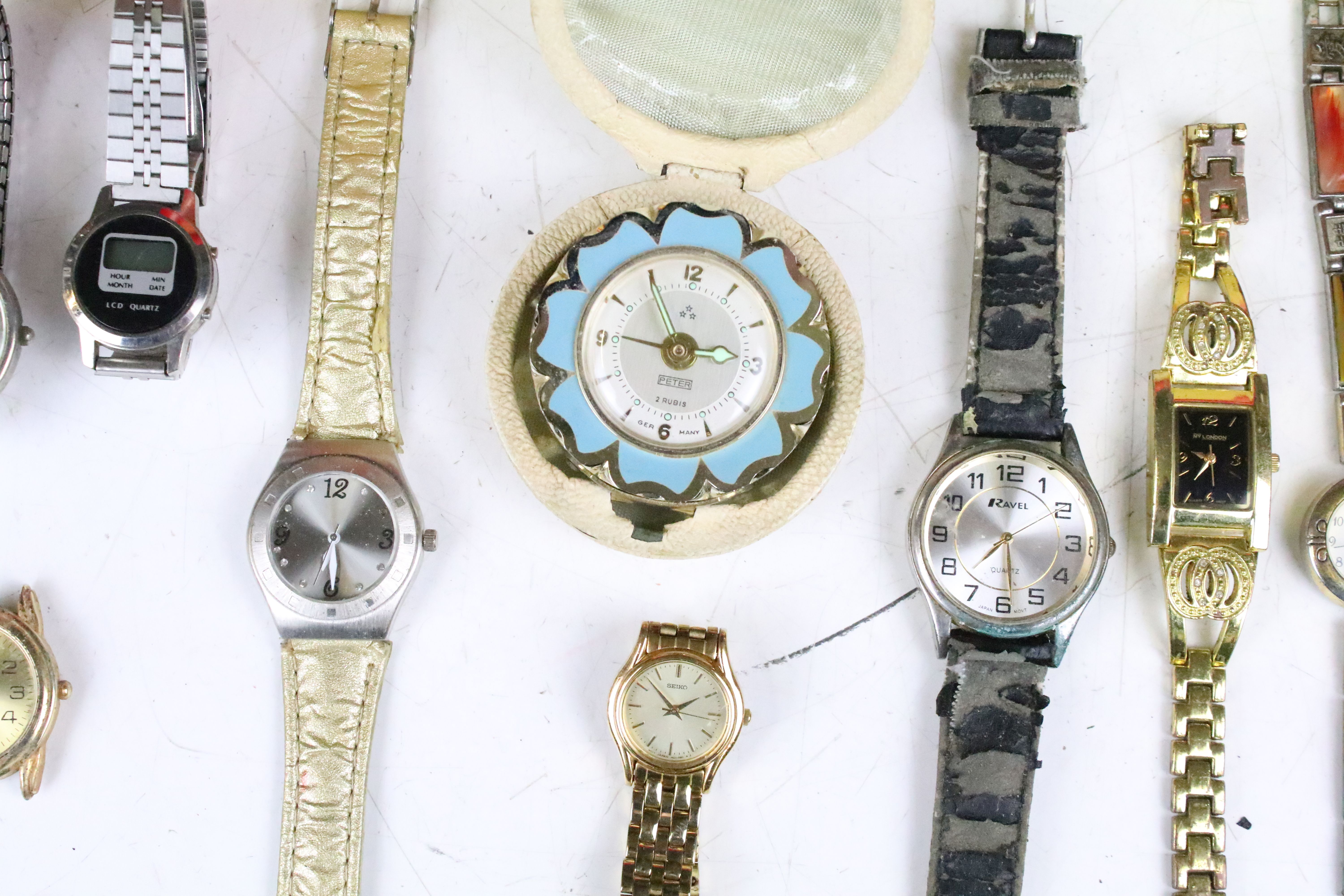 A collection of mixed mainly quartz wristwatches to include Sekonda and Limit examples. - Image 5 of 9
