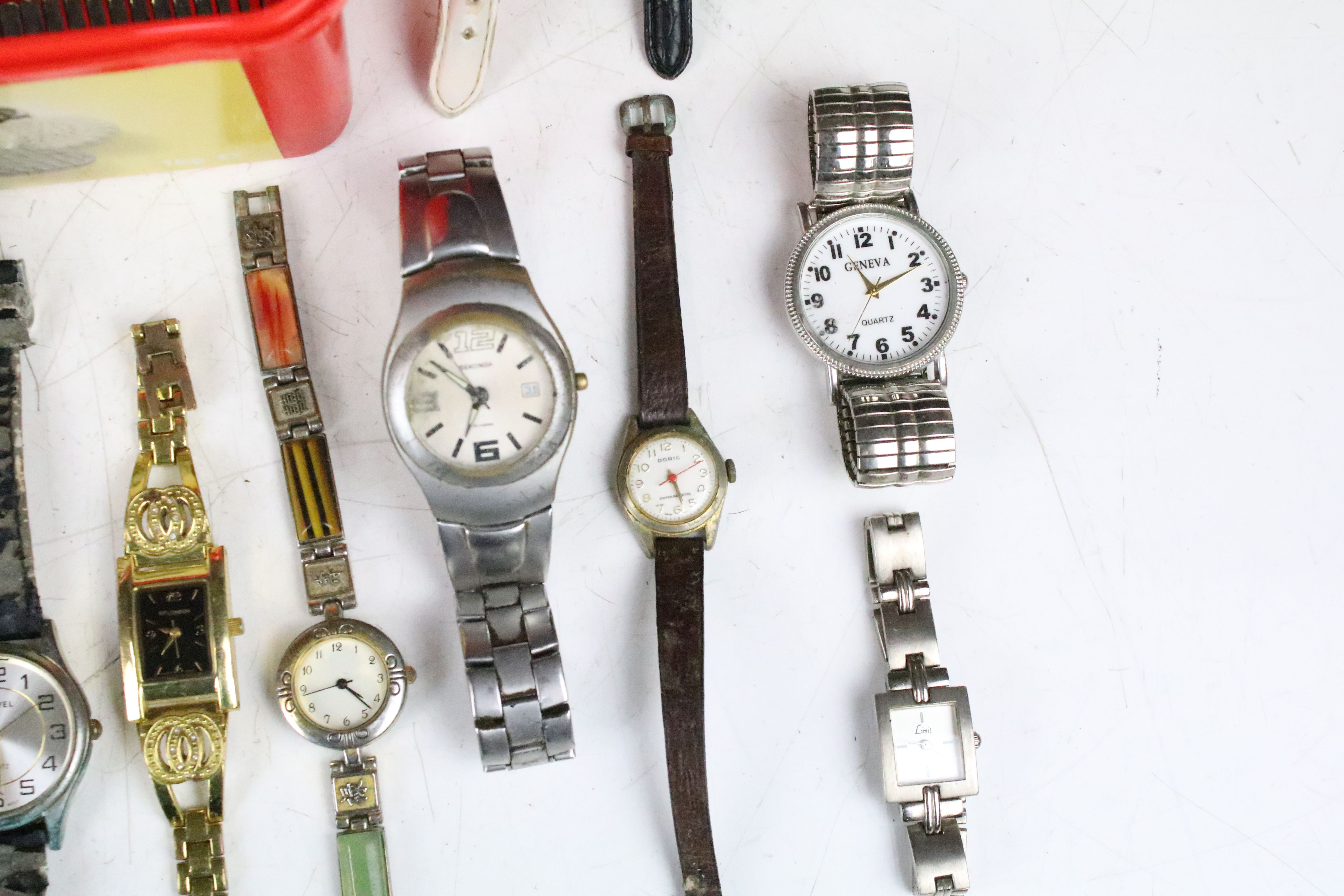A collection of mixed mainly quartz wristwatches to include Sekonda and Limit examples. - Image 7 of 9