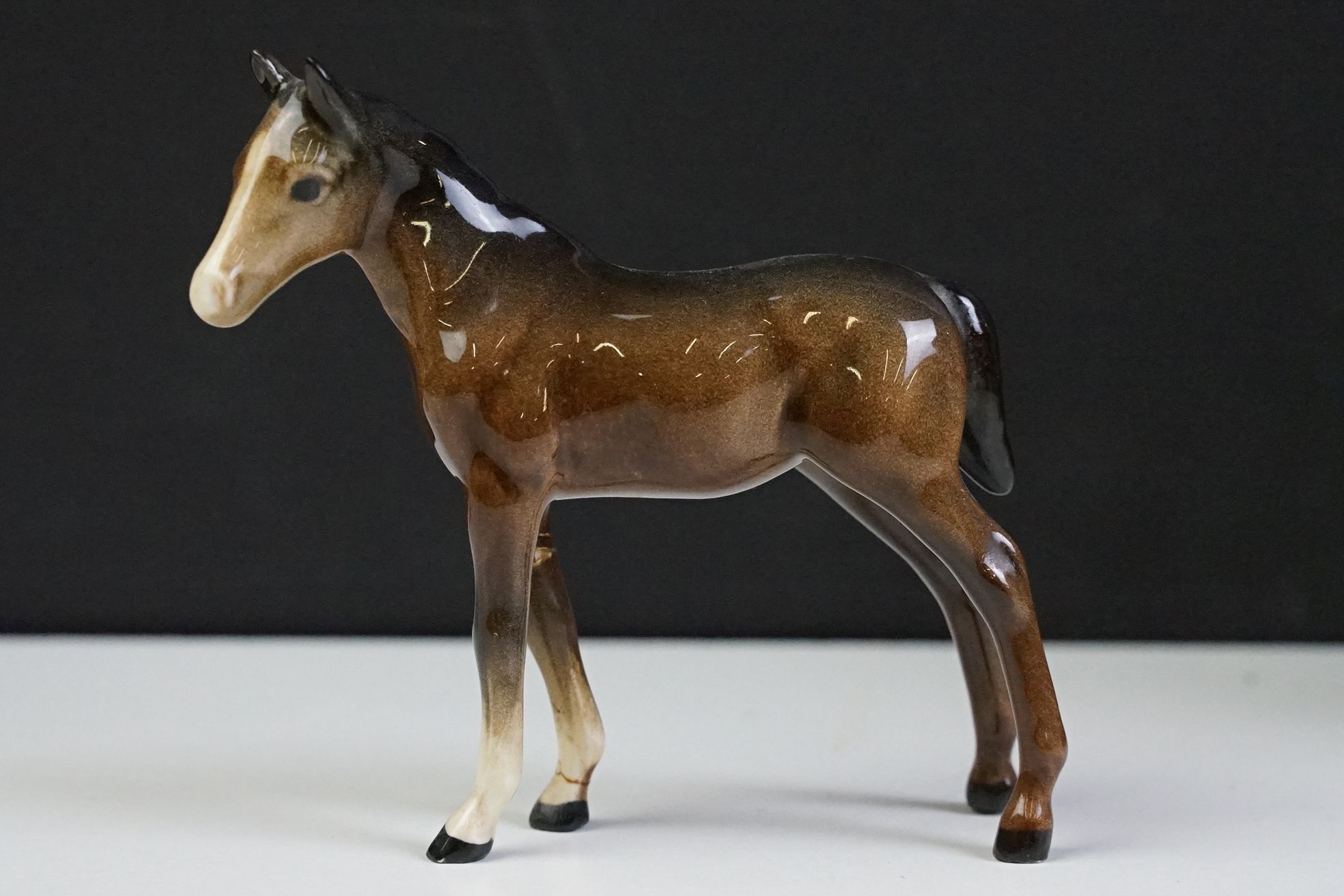 Collection of 10 Beswick porcelain horses to include five Palomino and five brown gloss examples ( - Image 5 of 13