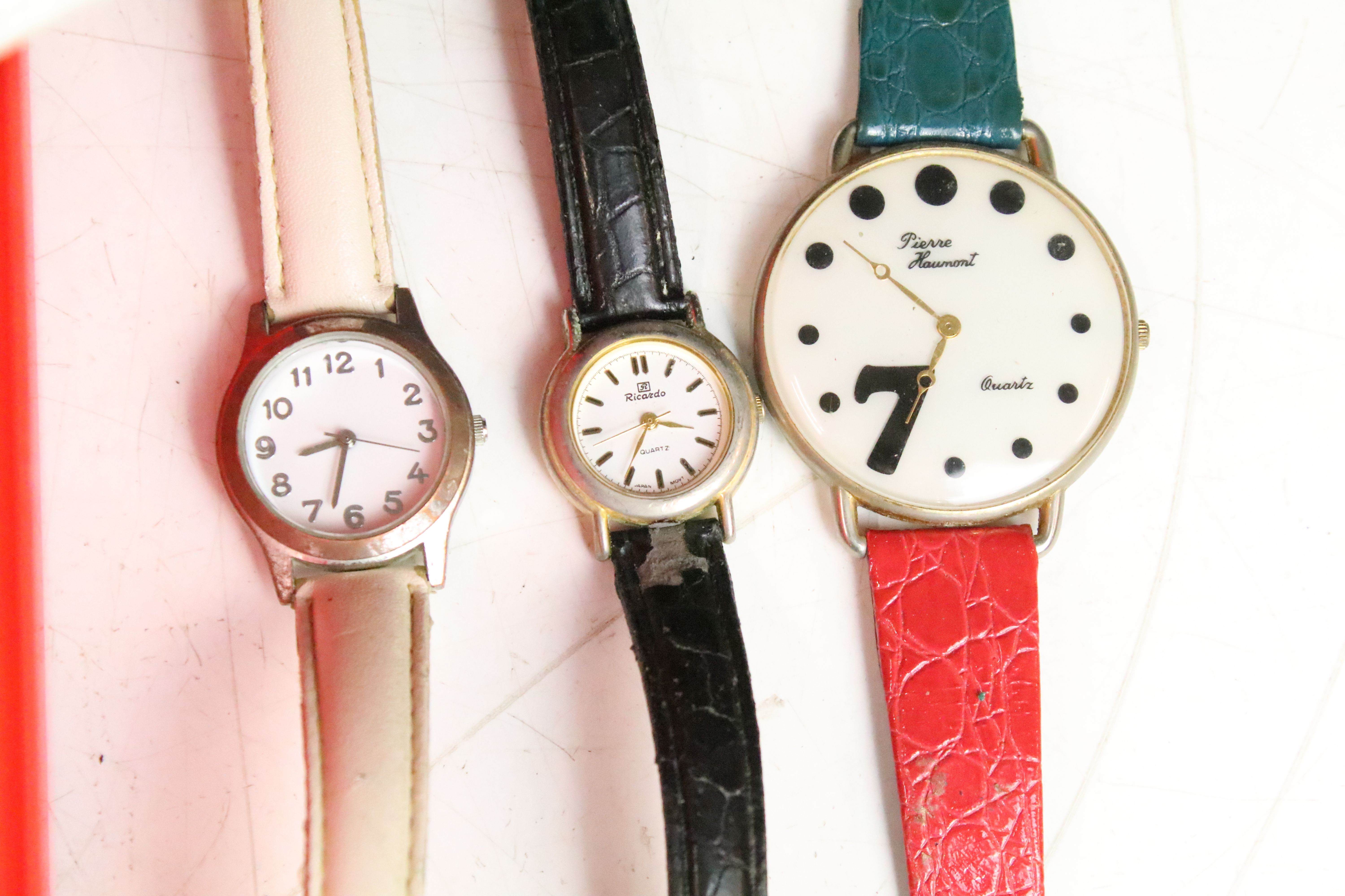 A collection of mixed mainly quartz wristwatches to include Sekonda and Limit examples. - Image 8 of 9