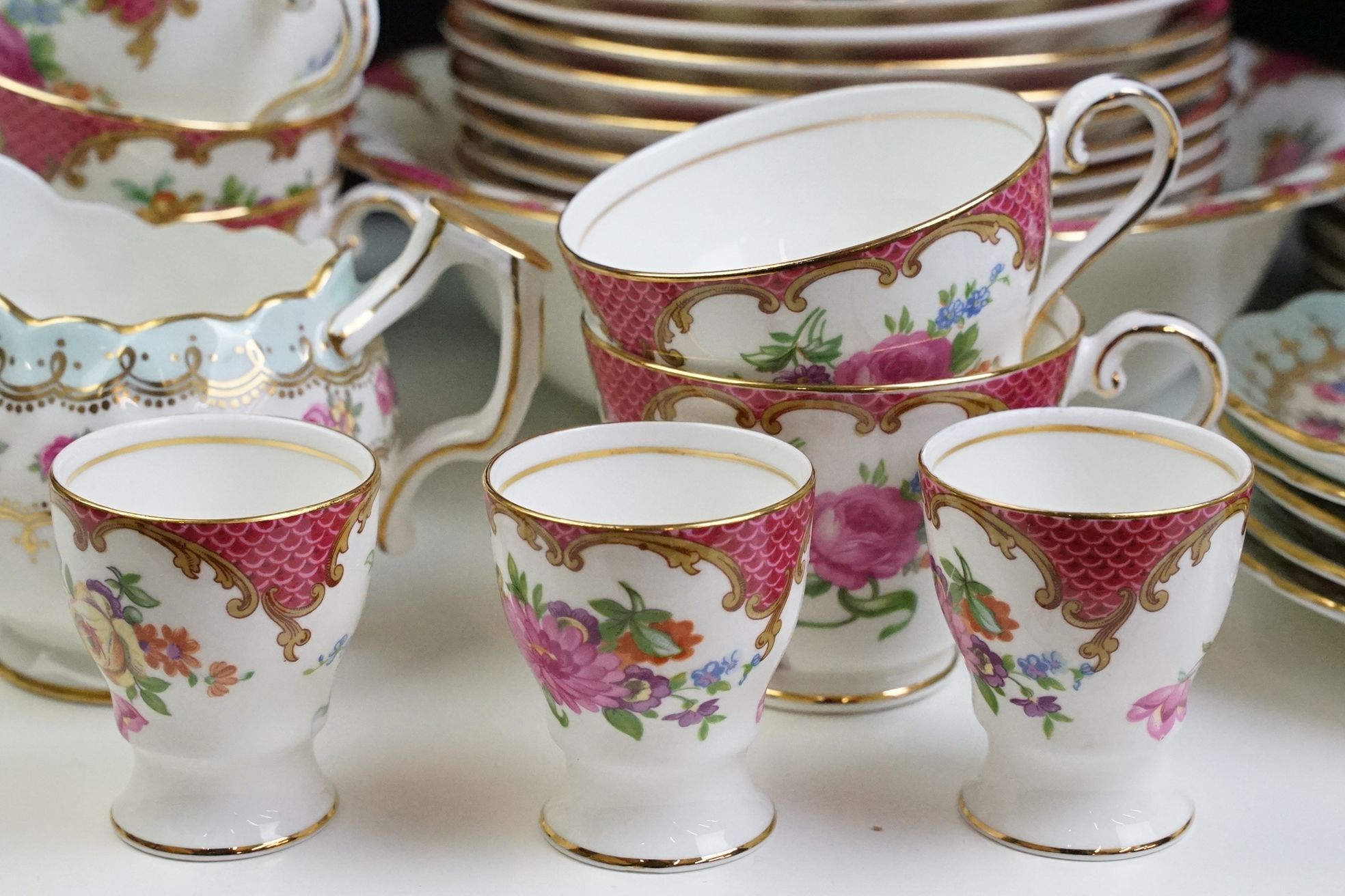 Aynsley porcelain floral tea set, pattern no. B971, to include teapot, 8 cups, 9 saucers, 7 tea - Image 4 of 9