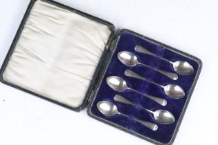 A cased set of six fully hallmarked sterling silver teaspoons, assay marked for Birmingham.