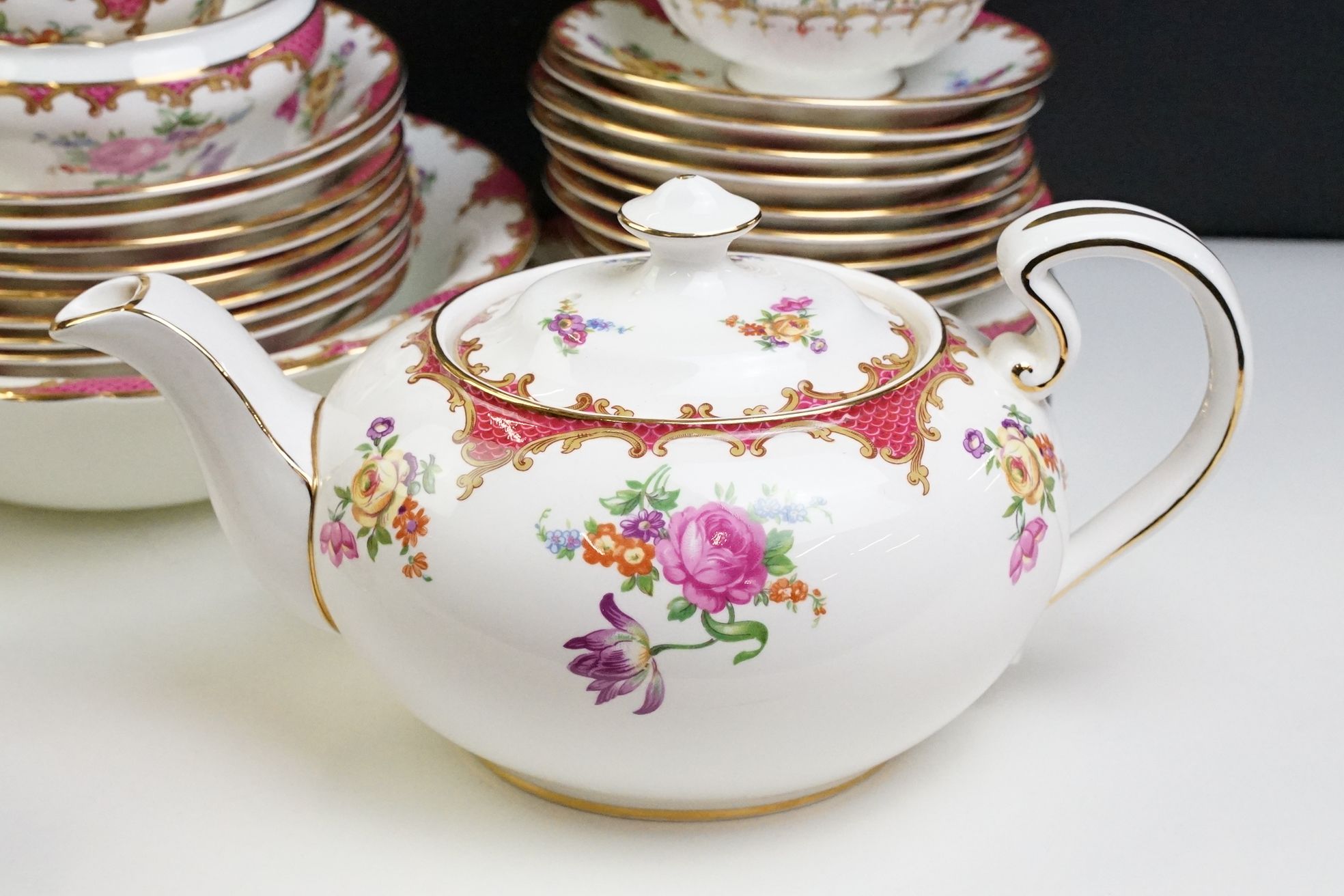 Aynsley porcelain floral tea set, pattern no. B971, to include teapot, 8 cups, 9 saucers, 7 tea - Image 8 of 9
