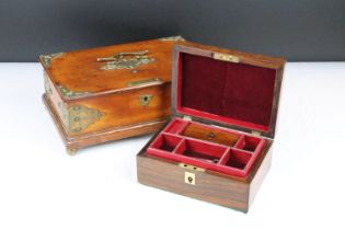 Late 19th / early 20th C oak cigar box with brass mounts, the lid opening to a twin-compartment