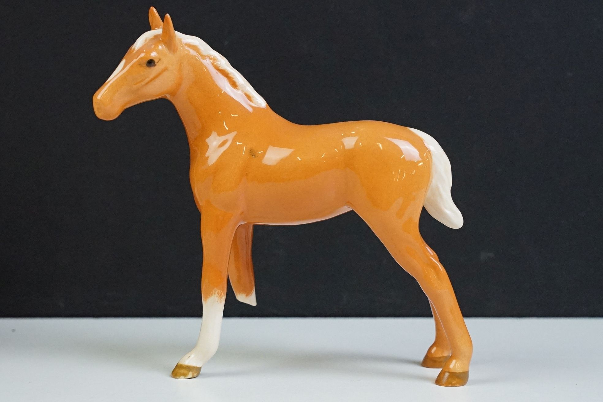 Collection of 10 Beswick porcelain horses to include five Palomino and five brown gloss examples ( - Image 12 of 13