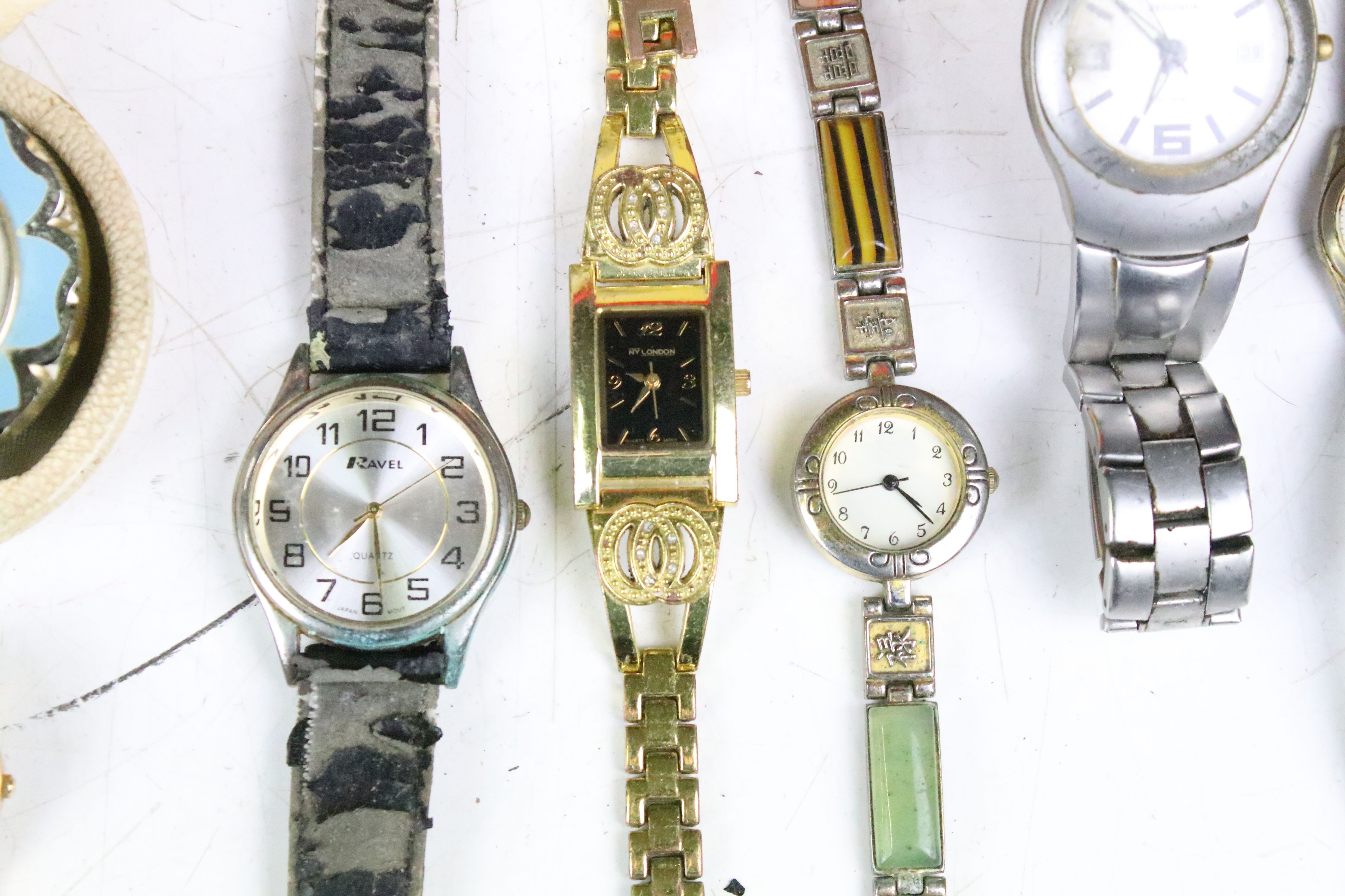 A collection of mixed mainly quartz wristwatches to include Sekonda and Limit examples. - Image 6 of 9