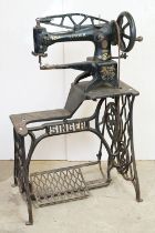 Late 19th / early 20th C Singer leather working / cobblers sewing machine, model 29K15, with