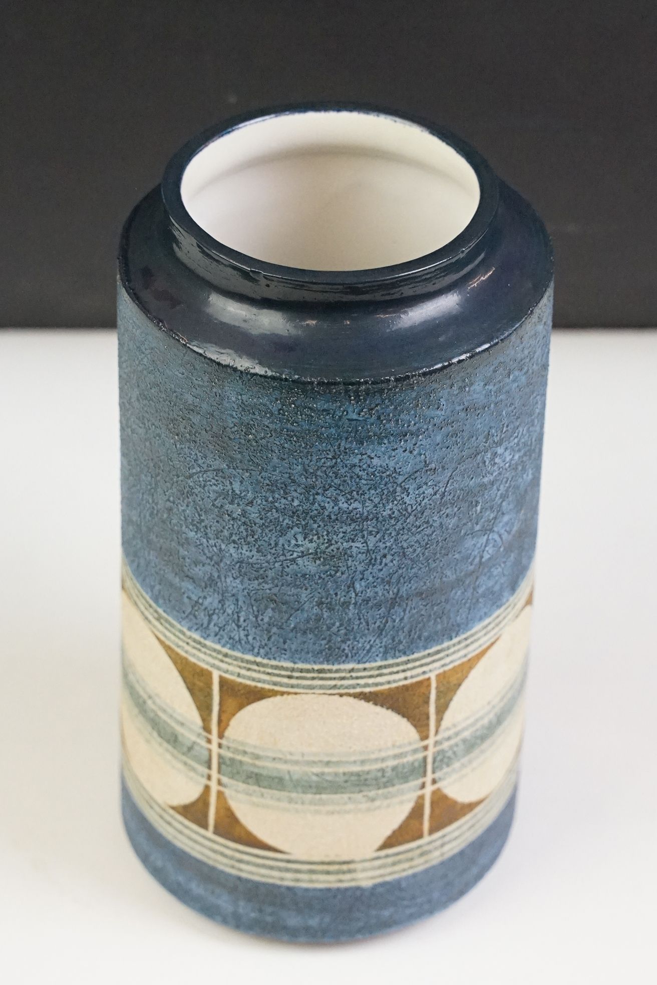 Mid Century Troika pottery vase of cylindrical form with circular pattern on a blue ground. Signed - Image 2 of 8