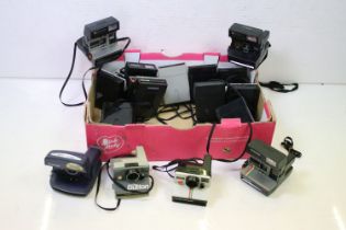 Collection of vintage Polaroid film cameras to include 1000 Polaroid Land Cameras, Supercolor 635,