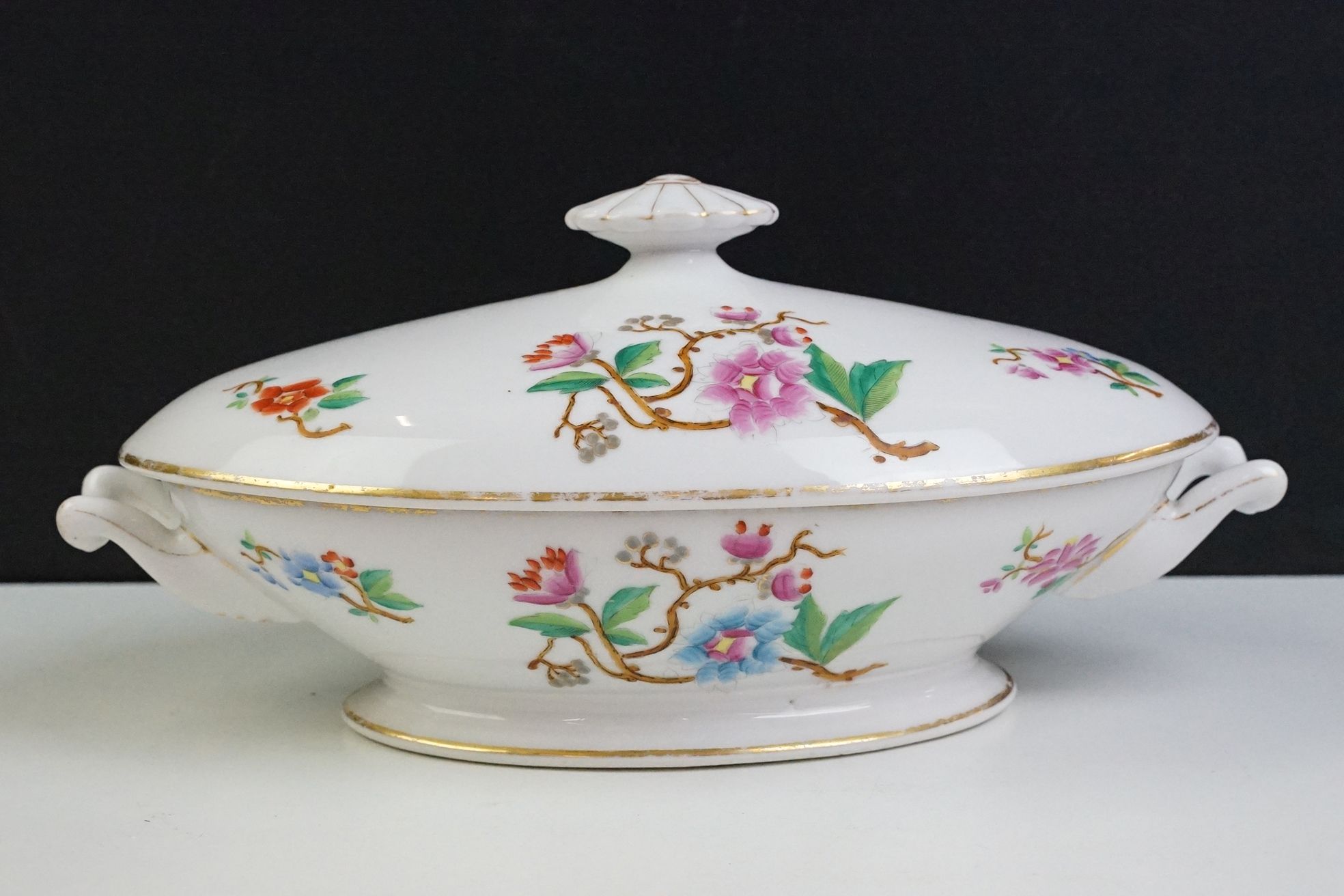 19th Century white ceramic large footed serving tureen with hand coloured floral decoration - Image 7 of 9