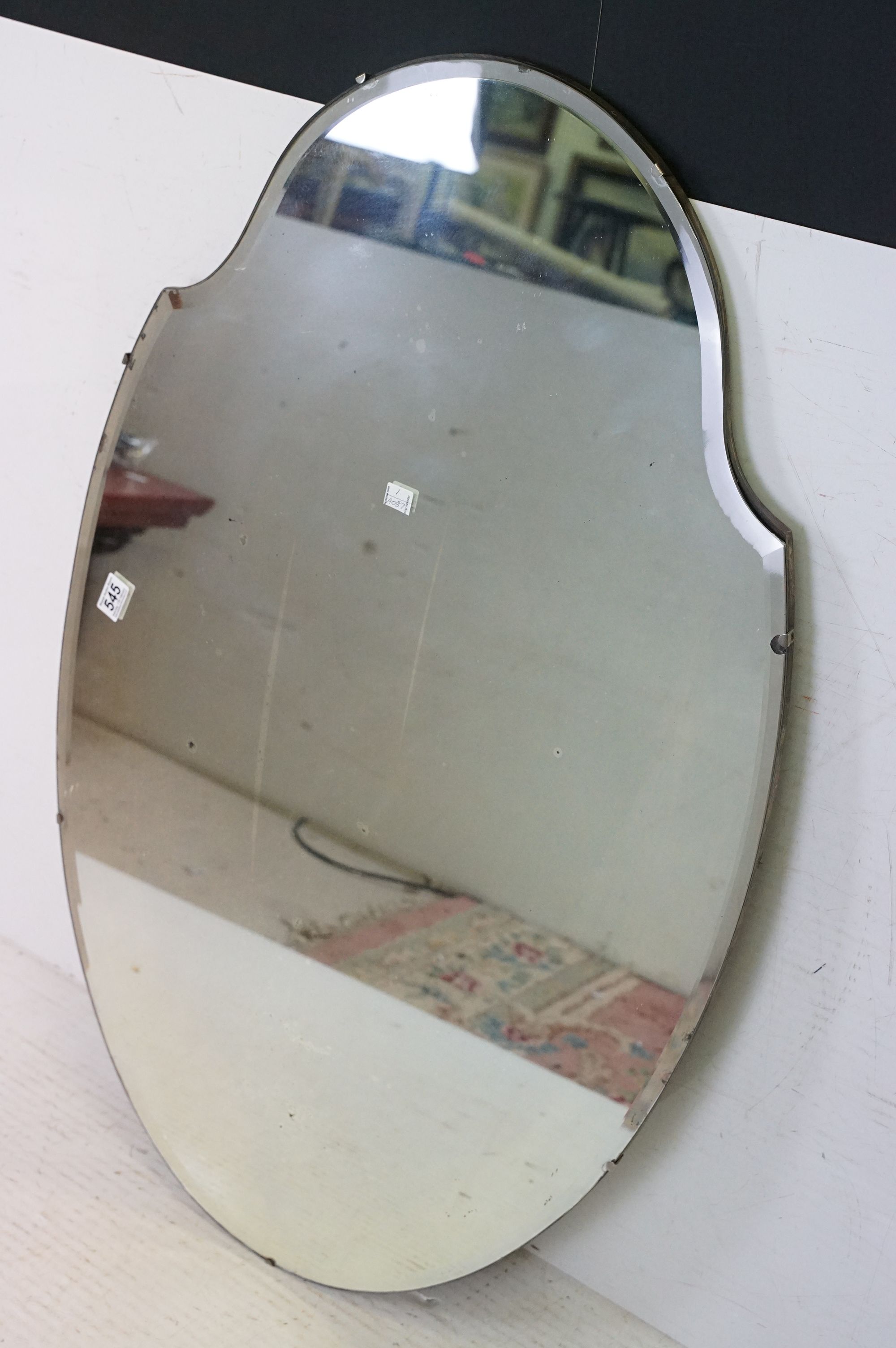 Art Deco mirror with shaped beveled edge, 108cm x 70cm - Image 2 of 6