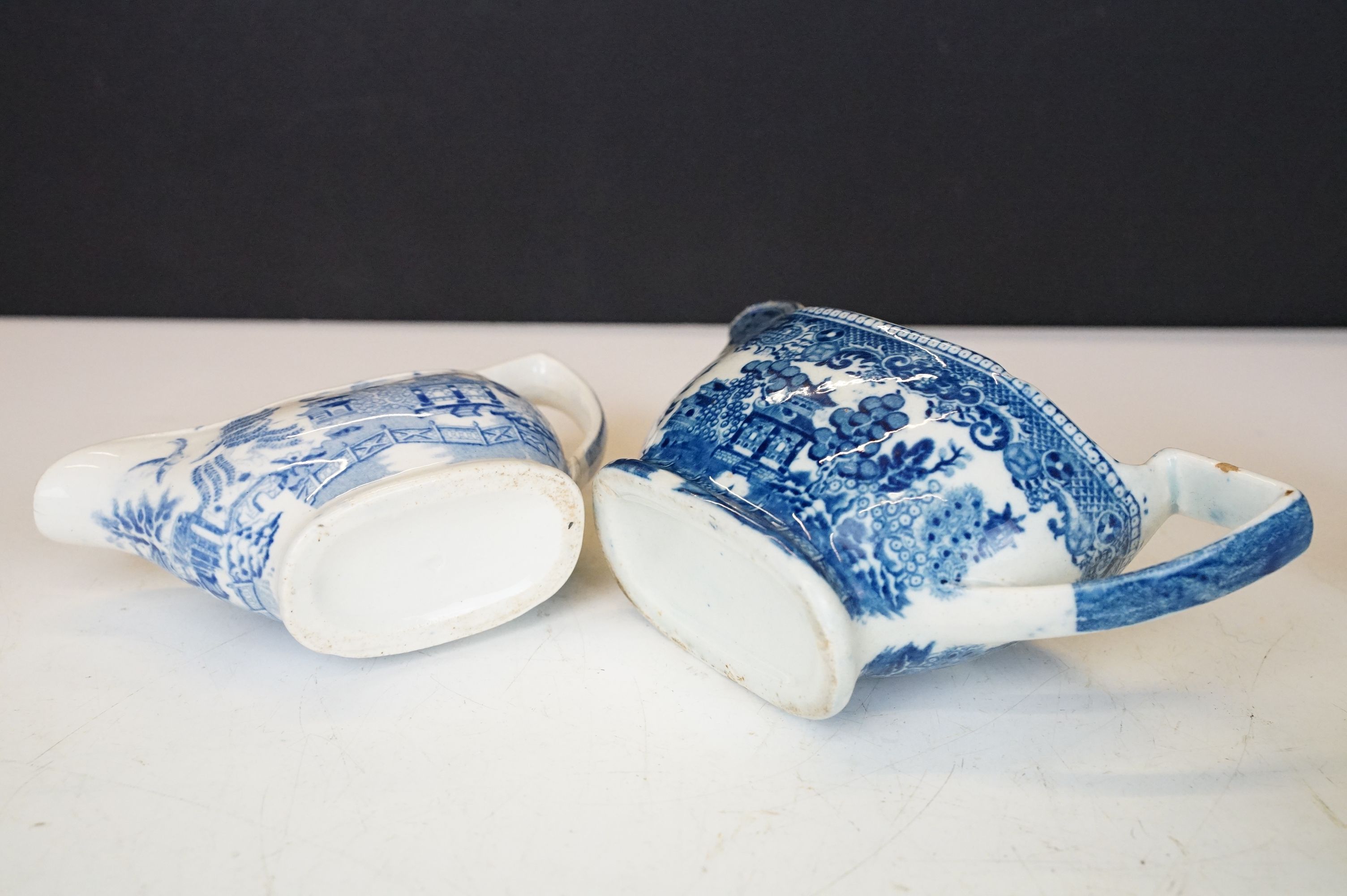Collection of 19th century blue & white English porcelain, featuring early 19th C examples, to - Image 7 of 13